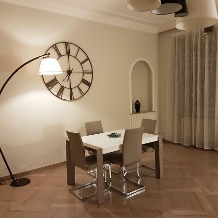 Giuria 35 - Elegante Ed Accogliente Nei Pressi Del Valentino Apartment Turin Bagian luar foto